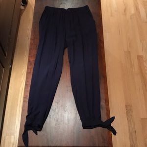 Lightweight blue ankle skimmers.